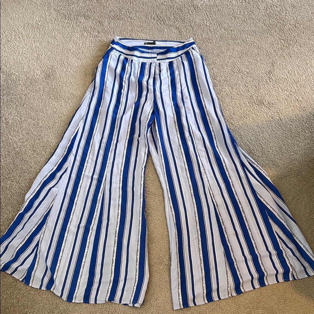 New York & Company Striped Wide-Leg Pants in Blue and White